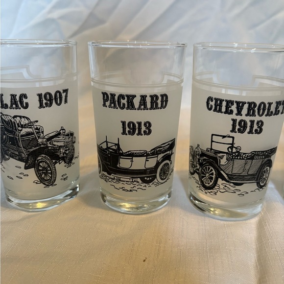 Vintage Car Themed Glass Set - Picture 3 of 8